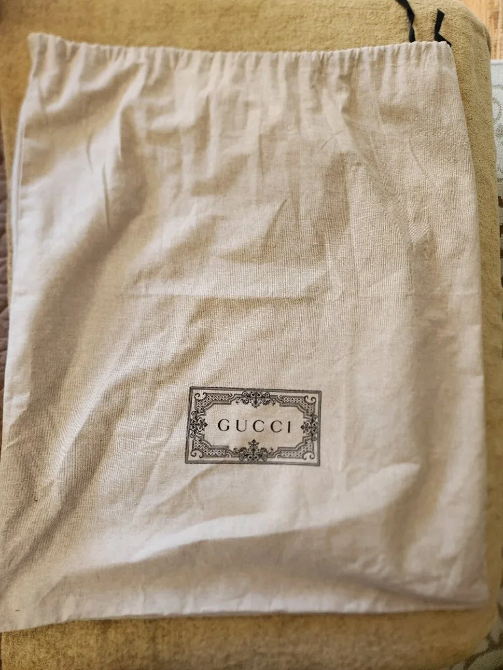 Gucci side travel